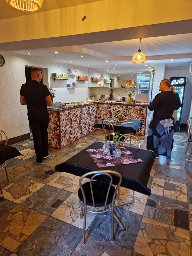W Urzędzie Miasta Leszna otwarto Bistro Szczypta Smaku. Co można zjeść i za ile?