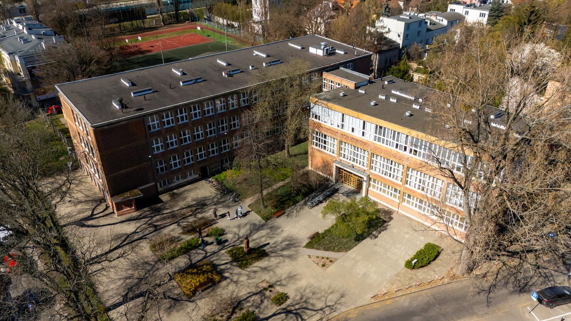 XXXV Liceum Ogólnokształcące im. Bolesława Prusa w Warszawie