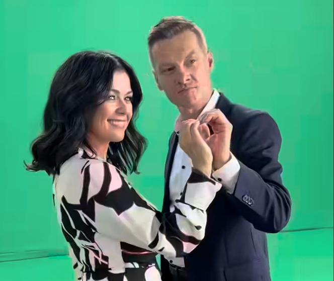 M jak miłość, nowa czołówka. Kinga Zduńska (Katarzyna Cichopek), Piotrek Zduński (Marcin Mroczek)