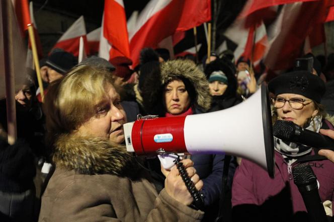 Maciej Wąsik pojawił się w oknie aresztu