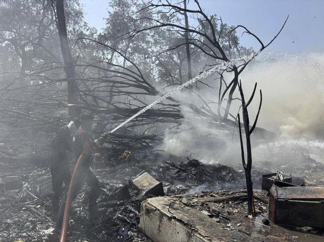 Samolot ze 133 osobami rozbił się w Indiach