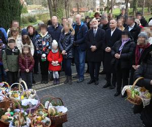 Andrzej Duda z ojcem przynieśli święconki