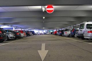 Płatne parkingi przy centrach handlowych bezpodstawne?