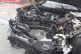 Śmiertelny wypadek pod Radomskiem! Potworne zderzenie dwóch osobówek [ZDJĘCIA]