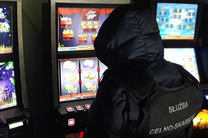 Salon hazardowy w Łomży zamknięty. Nielegalne automaty w rękach KAS