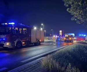 Błonie. Wjechali hulajnogą elektryczną prosto pod tira. Nie mieli szans, zaginęli na miejscu