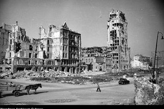 Upiorne wyzwolenie. 80 lat temu 17 stycznia 1945 do zniszczonej Warszawy weszli żołnierze 1 Armii WP