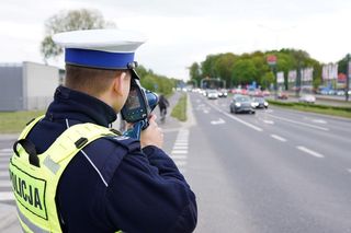 Nocna akcja policji. Drony nad głowami piratów drogowych! Posypały się mandaty