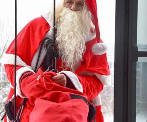 Święty Mikołaj odwiedził małych pacjentów rybnickiej pediatrii