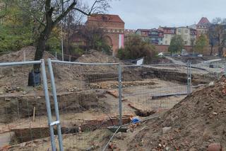 Bulwar Filadelfijski w Toruniu. To tutaj odkryto relikty kompleksu św. Ducha