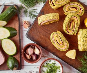 Cukiniowa rolada z szynką i serem  - idealna przekąska imprezowa!