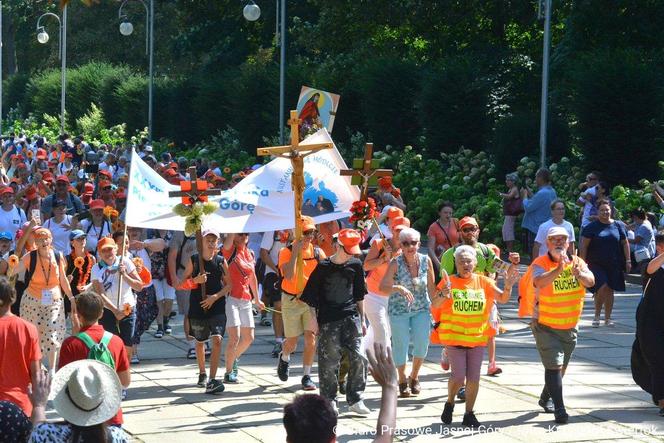 II szczyt pielgrzymkowy na Jasną Górę. Więcej pątników niż w zeszłym roku