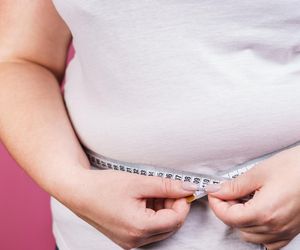 Jak pozbyć się boczków i oponki po 50-tce? 5 sojuszników efektywnego odchudzania