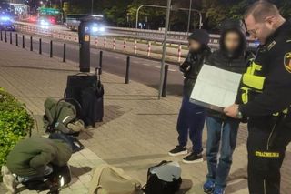 Ciężarna kobieta z trójką małych dzieci wylądowała na bruku. Dramat w centrum Warszawy