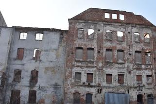 Tarnów: Nastolatek spacerował po ruinach Młyna Szancera. Spadł z wysokości ok. 15 metrów