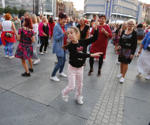 Potańcówka w centrum Katowic. Wyspiański znów porwał tłumy do szalonej zabawy