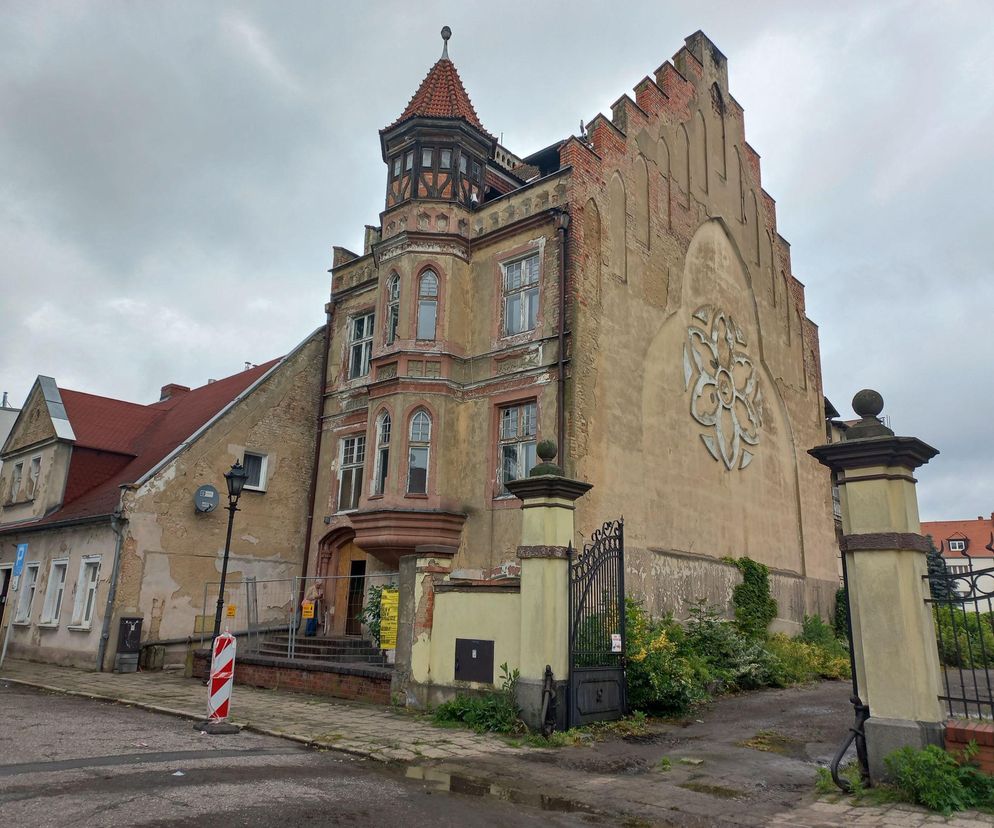 Zabytkowa kamienica przy Królowej Jadwigi w Lesznie odzyska dawny blask
