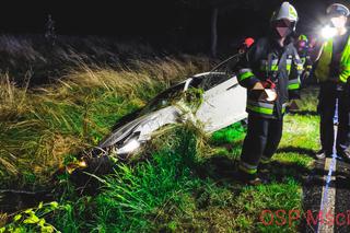 Koszalin. Groźny wypadek na drodze do Mielna. Luksusowe maserati w rowie