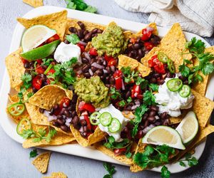 Przygotujesz je w kilka minut, a będą hitem imprezy. Loaded nachos to skarb