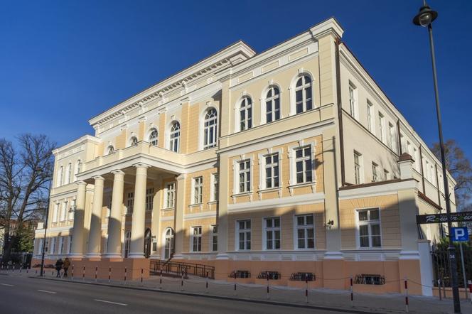 Wydział Ekonomii i Zarządzania UwB przy ul. Warszawskiej 63 przeszedł remont [ZDJĘCIA]