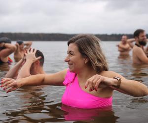 Było gorąco! Lubelskie morsy dały pierwszego w tym roku nura