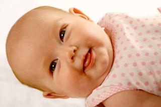 Pierwszy uśmiech dziecka (około 8. tygodnia)
