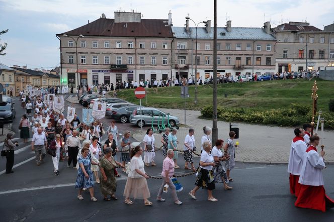 76. rocznica Cudu Lubelskiego. Procesja różańcowa w centrum Lublina