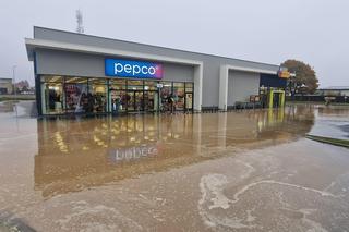 Dzień wenecki w Czaplinku. Zalało parking przed pawilonem handlowym!