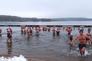 Mikołajkowa kąpiel olsztyńskich morsów