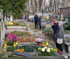 Grób matki Bronisława Komorowskiego