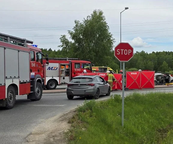  Autobus zderzył się z autokarem. Dwie osoby nie żyją