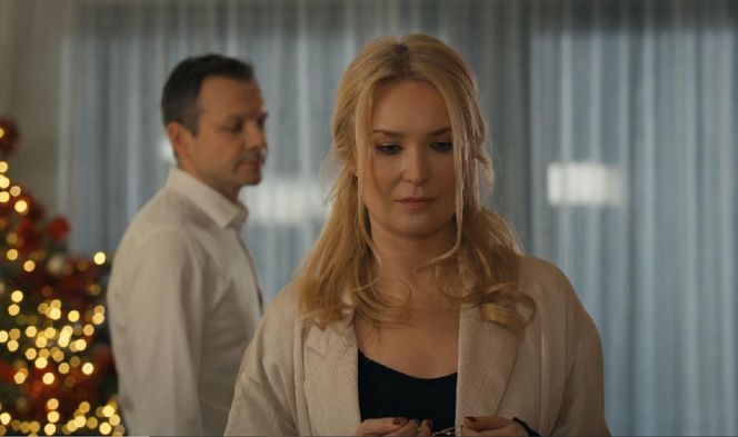 Barwy szczęścia, odcinek 3197. Bruno (Lesław Żurek), Karolina (Marta Dąbrowska)