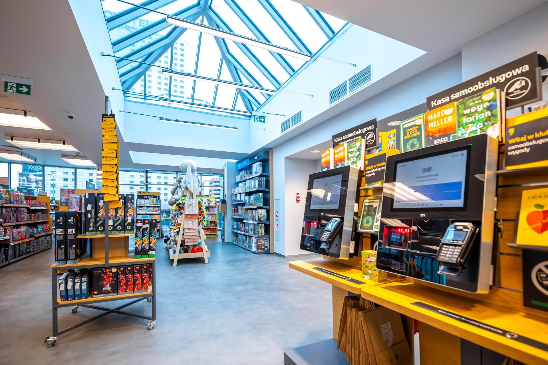 Wnętrza odnowionej "Cepelii" w Warszawie