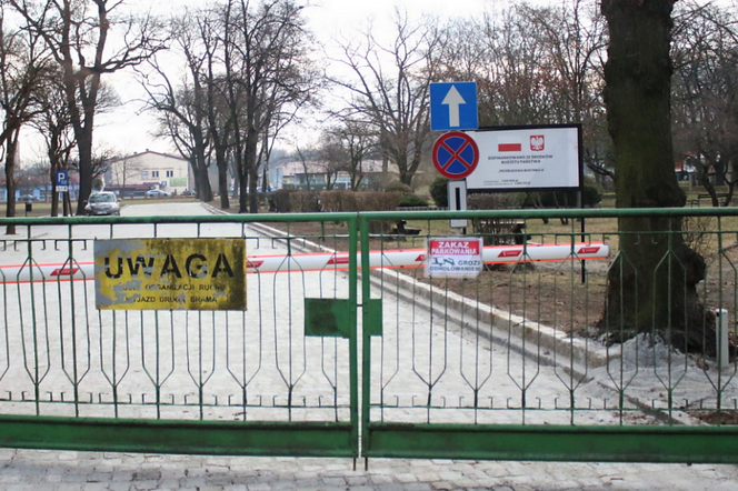 Brama wjazdowa PWSZ w Głogowie 