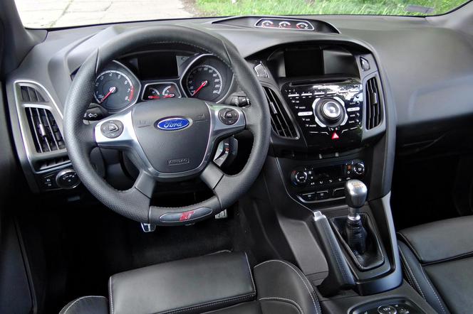 Ford Focus ST kombi 2.0 EcoBoost - TEST, opinie, zdjęcia - DZIENNIK DZIEŃ 4: Wnętrze, bagażnik i wyposażenie