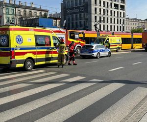 „Otworzyłam oczy, wszyscy leżeli na ziemi”. Szokująca relacja pasażerki. Zderzenie tramwajów w centrum stolicy