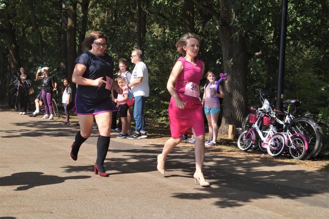 Bydgoszcz. Panie i panowie biegali w szpilkach w szczytnym celu! [ZDJĘCIA]