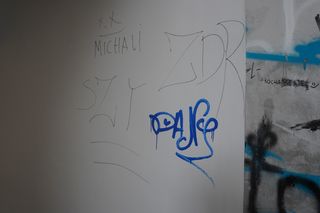 Ledwo został wyremontowany, a już zniszczony. Przejście podziemne na Zatorze celem wandali