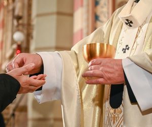 Zarobki księży w Polsce