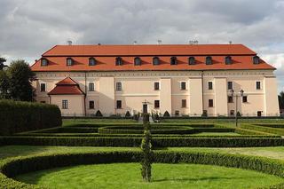 Zamek w Niepołomicach - architektura, ciekawostki i legendy o Drugim Wawelu niedaleko Krakowa