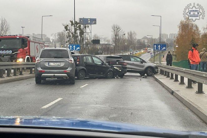 Częstochowa: 15 kolizji drogowych w niespełna 3 godziny. Kierowcy nie radzą sobie z warunkami na drodze