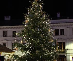 Drugi dzień świąt w centrum Lublina. Deszczowa pogoda nie odstraszyła spacerowiczów!