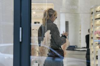 Beata Ścibakówna parkuje na zakazie