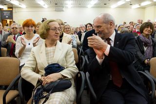 Żona Antoniego Macierewicza to wyjątkowo tajemnicza postać. Co o niej wiemy?