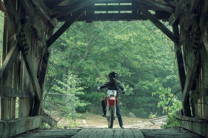 NOS4A2 - zdjęcia z serialu utrzymanego w gatunku horroru 