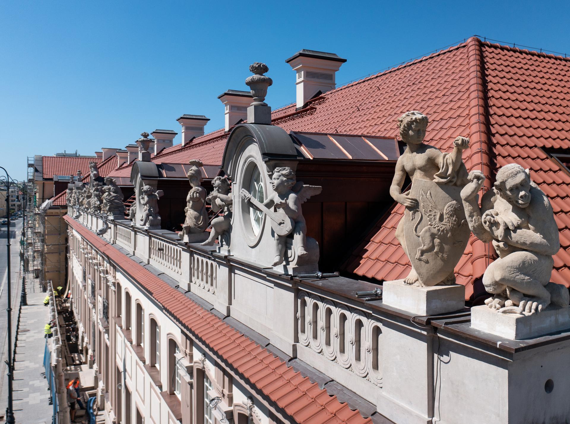 Pałac Branickich w Warszawie: hołd dla budowniczych powojennego miasta