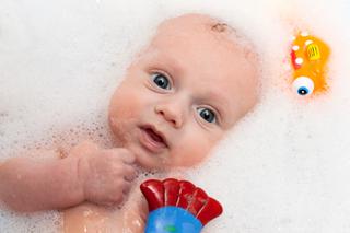 Kąpiel niemowlęcia: kosmetyki do kąpieli dla dziecka