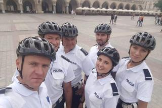 Policjantki i policjanci pilnują porządku... na rowerach