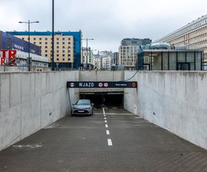 Nowy parking na Placu Powstańców Warszawy