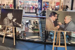 Chwile z Tadeuszem Różewiczem. Wystawa zdjęć o poecie z Wrocławia w Magnolia Park